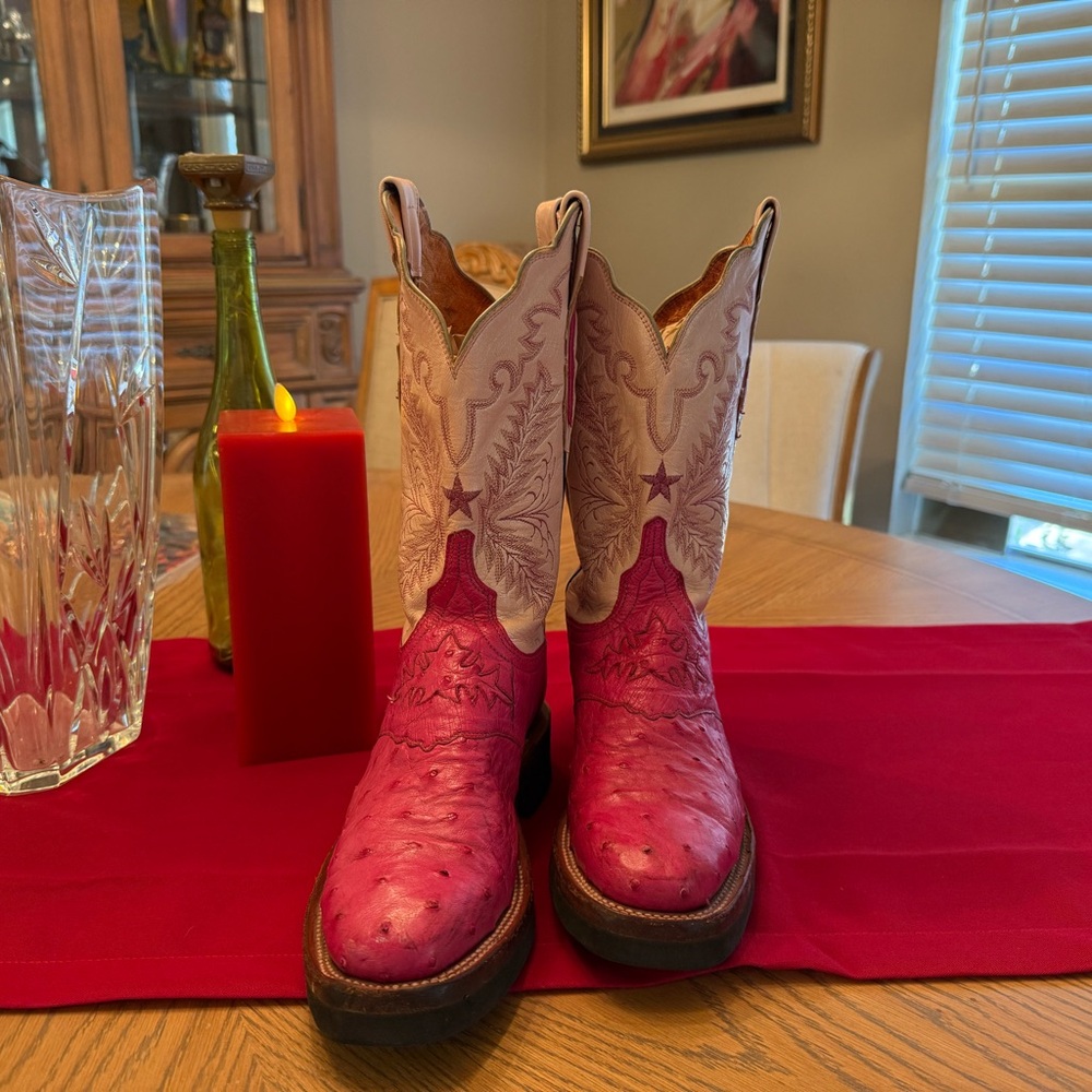 Lucchese Beautiful Pink Women’s Cowboy Boots
Full Quill Ostrich